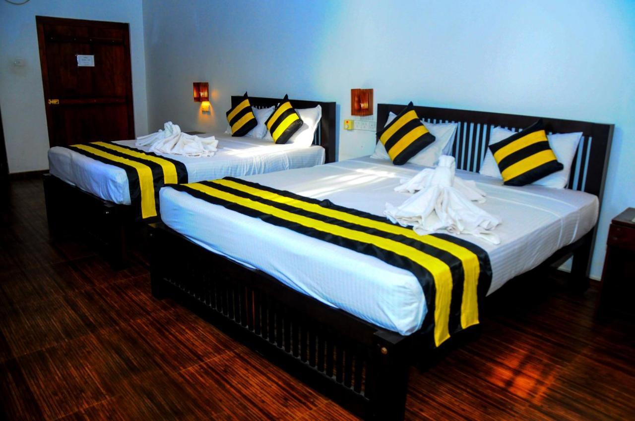 Happy Banana Hotel Унаватуна Экстерьер фото