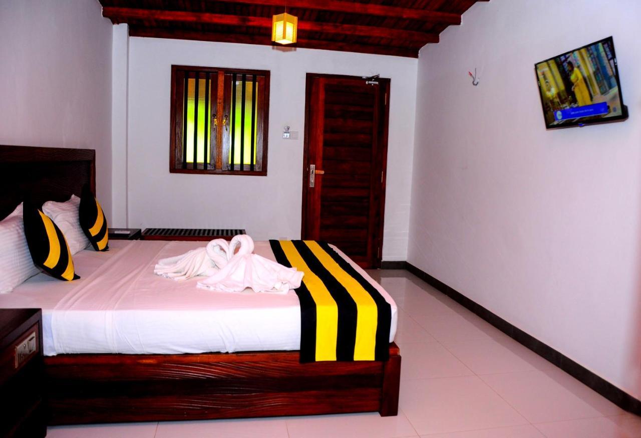 Happy Banana Hotel Унаватуна Экстерьер фото